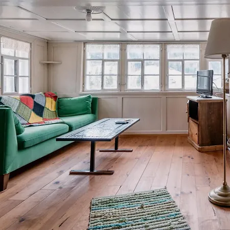 Holiday home Lindeli, Luxerioes Eifach Sankt Peterzell