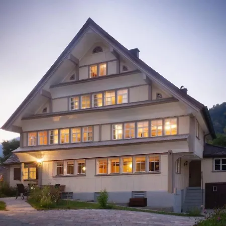 Hébergement de vacances Lindeli, Luxerioes Eifach Sankt Peterzell